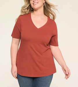 เสื้อยืดผู้หญิงคอวีทรงหลวมไซส์ใหญ่ ผ้าฝ้าย 100% สกรีนโลโก้ได้ สไตล์ลำลองแนวสตรีท น้ำหนัก 180 GSM สำหรับฤดูร้อน ผลิตแบบ OEM - Product Image 1