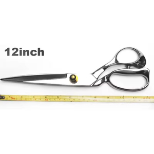 Ciseaux à tissu professionnels avec un poids équilibré et une prise confortable pour une performance de coupe fluide - Product Image 3