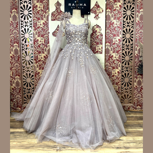 Vestido de diseñador en color dorado champán con trabajo manual pesado para novia, aspecto de recepción de cóctel de La India Cantidad - Product Image 1