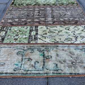 Alfombra Turca Vintage, Alfombra de 1.7x2.8 pies, Alfombra de Lana con Diseño de Parches en Verde y Marrón - Product Image 5