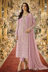 Salwar Kameez en Faux Georgette Lourd avec Dupatta avec Broderie Lourde et Travail de Séquence avec Costume Pakistanais Sans Haut - Product Image 3
