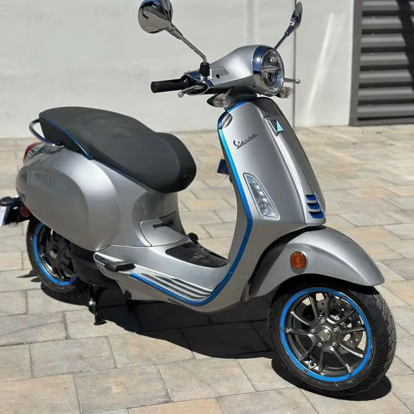 Vespa Elettrica Classic Electric Motorcycle Scooter