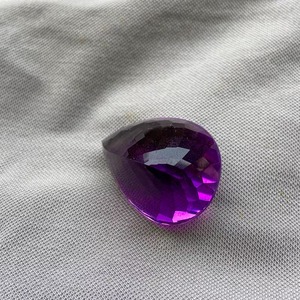 Gema de Amatista con Corte en Forma de Pera AA de 16.11 Quilates, Tratada con Cera/Aceite, Gemas Mehrajudin, Elegancia Impresionante para Fabricantes de Joyas y Coleccionistas - Product Image 3