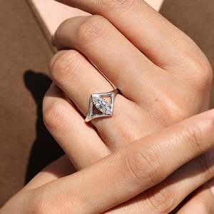 แหวนเพชรทรงมาร์คีส์แบบโซลิแทร์ - Product Image 6