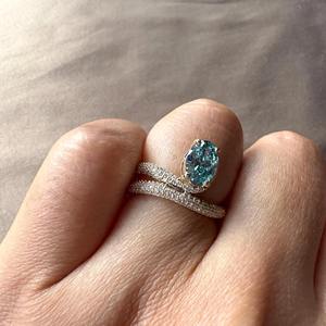 Anillo de Compromiso con Diamante Cultivado en Laboratorio, Corte Ovalado, Color Azul, Certificado IGI, en Oro de 14k con Incrustaciones de Pavé, Anillo de Boda para Mujer - Product Image 2