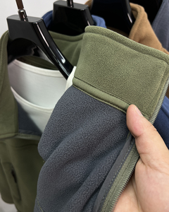 Pull à capuche thermique unisexe pour l'extérieur en polaire pour la randonnée et le camping personnalisé OEM ODM vente en gros de motifs solides - Product Image 2