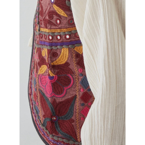 Chaleco Vintage para Mujer Payal - Pushkar Grape, 100% Algodón Tejido, Bordado 3D, Estampado, Largo Regular, Prenda Exterior - Product Image 2