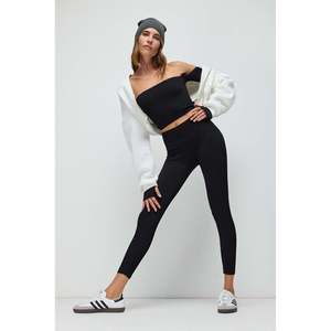 Leggings de sport noirs taille haute sans couture, style décontracté, tissu extensible, matière en mousseline - Product Image 3