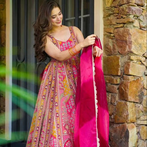 Conjunto de Salwar Kameez Garba Especial con Dupatta, 3 Piezas, Listo para Usar, Seda Japonesa Regular Pesada de Secado Rápido, para Fiestas de Navratri - Product Image 1