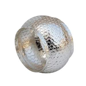 Anneaux de serviette en métal Argenterie élégante au design élégant Parfait pour la décoration de table à manger Accessoire de salle à manger élégant - Product Image 1