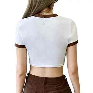 Crop top graphique premium, coton respirant mélangé à du polyester, streetwear pour adolescentes, crop tops tendance et élégants de haute qualité - Product Image 4