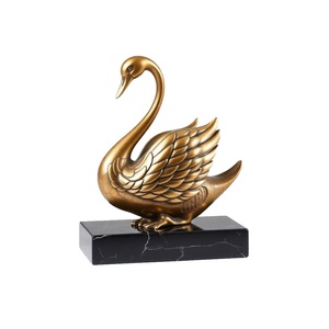 Vintage Antiek Design Metalen Zwaan Voor Huisdecoratie Tafelblad Sculptuur Met Zwarte Basis Van Marmer Op Maat Sculptuur
