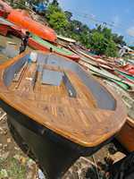 Yacht de luxe de 7,3 mètres, design de bateau à pont, avec bois de teck et coque en fibre de verre, moteur inboard