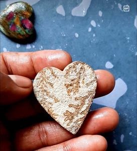 Piedra preciosa en forma de corazón Druzy del desierto de tamaño libre natural para mujer, fabricación de joyas, piedra natal de agosto, joyería espinal para regalo de mujer - Product Image 4