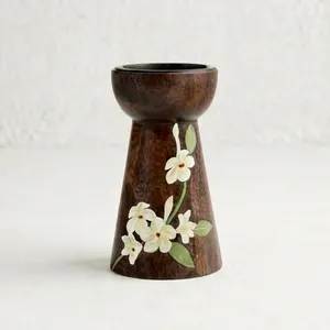 Jarrón de mesa de madera hecho a mano, redondo, de diseño floral rústico para decoración del hogar. - Product Image 1