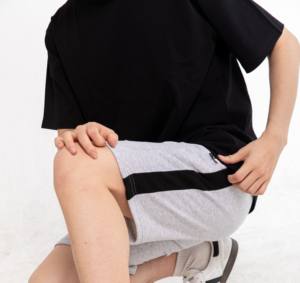 Pantalon court pour hommes en polyester de compression de fabrication vietnamienne poches zippées tailles S/M/XL marque Phong Phu OEM/ODM accepté en gros - Product Image 1