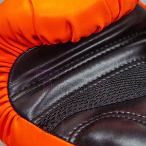 Guantes de boxeo profesionales con soporte de correa de muñeca seguro Guantes de boxeo ligeros diseñados para velocidad y potencia - Product Image 4
