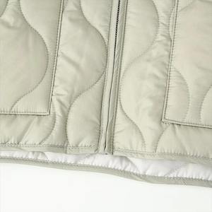 Otoño Invierno abrigo de cuello redondo para mujer nueva Chaqueta de algodón acolchada ligera decoración de bolsillo tela de lona servicio OEM disponible - Product Image 4