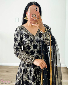 Look traditionnel de haute qualité nouveau à la mode Salwar Kameez broderie lourde Sequin travail Kurti haut bas et Dupatta - Product Image 6