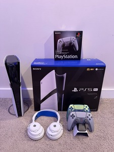 Venta al por Mayor de Consolas PLAYSTATION 5 Pro VERSIÓN DISCO PS5 1TB 2TB EDICIÓN DISCO con 825GB 1TB+2 Controles y 15 Juegos - Product Image 1