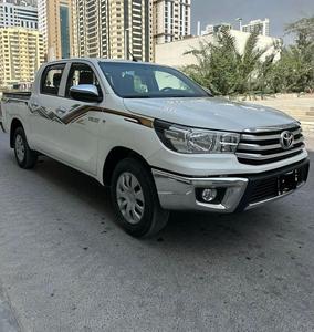 Toyota Hilux Double Cab Pickup Usato 2022 Bianco 4 Porte Veicolo Utilitario per Trasporto e Guida Quotidiana - Product Image 1
