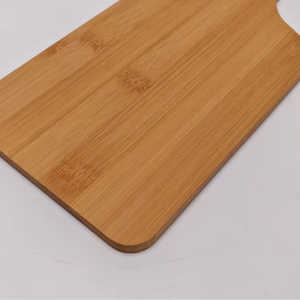 Tabla de Cortar y Picar de Madera Natural REHMAN CRAFT con Asa Integrada, Ecológica, 1.5 cm de Grosor, Apta para Lavavajillas - Product Image 3