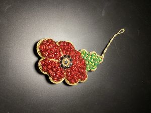 Décorations de Noël brodées et pailletées élégantes faites sur commande Décor de vacances festif. Idéal pour créer un cadeau de Noël mémorable - Product Image 4