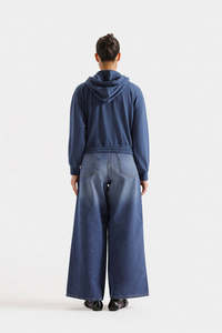 เสื้อฮู้ดดี้สีน้ำเงินเทรนดี้ทรงโออีเอ็ม หนานุ่ม พิมพ์ลาย ซิปหน้า ผ้าฝ้าย 100% มีกระเป๋าหน้า สไตล์สตรีทแวร์ แฟชั่น - Product Image 2