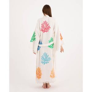 Kimono long pour femme, silhouette moderne et minimaliste, longueur allongée, parfait pour les looks superposés et un mouvement élégant - Product Image 5