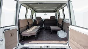 TOYOTA LC 78 HARDTOP LONG WHEEL BASE V8 4.5L MT 3 portes 2023 - Product Image 3