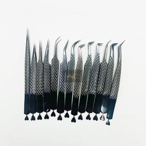 ชุดแหนบสแตนเลสแบบมืออาชีพปลายแหลมขนตาปลอมสีดำเส้นใยพลาสม่าออกแบบโลโก้ได้ตามต้องการ - Product Image 5