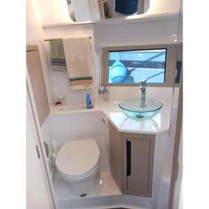 เรือยอชท์หรู Aquador 400 HT รุ่นปี 2025/2026 เครื่องยนต์ 2x320 แรงม้า/1x540 แรงม้า - Product Image 4