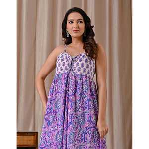 Vestido de Algodón Estampado en Bloques Blanco y Morado con Tirantes Finos y Cintura Imperio, Estilo Elegante Casual para Oficina, Transpirable y Cómodo - Product Image 1