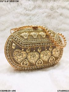 Sacs à main en métal pour femmes, exclusifs, faits à la main par des designers |   Pochette élégante en métal pour femmes, faite à la main - Product Image 4