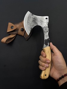 Hacha Industrial Personalizable de Acero 1095, Forjada a Mano, Mango de Madera de Olivo con Pelo, para Trabajos de Madera y Corte - Product Image 3