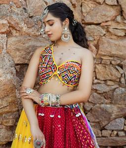 Nouveau concepteur Navratri Festival fête porter lourd beurre soie numérique imprimé et vrai miroir travail Lehenga Choli avec Dupatta - Product Image 1