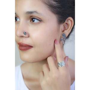 Bijou de corps en argent 925, pince-nez triangulaire tribal Nazakat en onyx noir, design à clipser, pour cadeau d'enfant, avec diamant 14K - Product Image 2