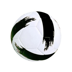 Balón de Fútbol Cosido a Mano de 32 Paneles de la Mejor Calidad, Tamaño 5, Estilo Clásico, Hecho en Pakistán - Product Image 2