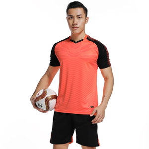 Conjunto de camiseta y chándal de fútbol personalizado por sublimación, uniforme de fútbol Deportivo de poliéster 100% ecológico transpirable - Product Image 3