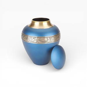 Urne funéraire décorative bleue et dorée avec motif floral et couvercle assorti pour le rangement commémoratif - Product Image 1