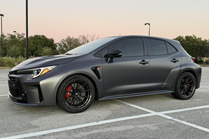 Toyota GR Corolla Turbo Coupé AWD 2023, faible kilométrage, boîte automatique, conduite à gauche, essence, état neuf - Product Image 5