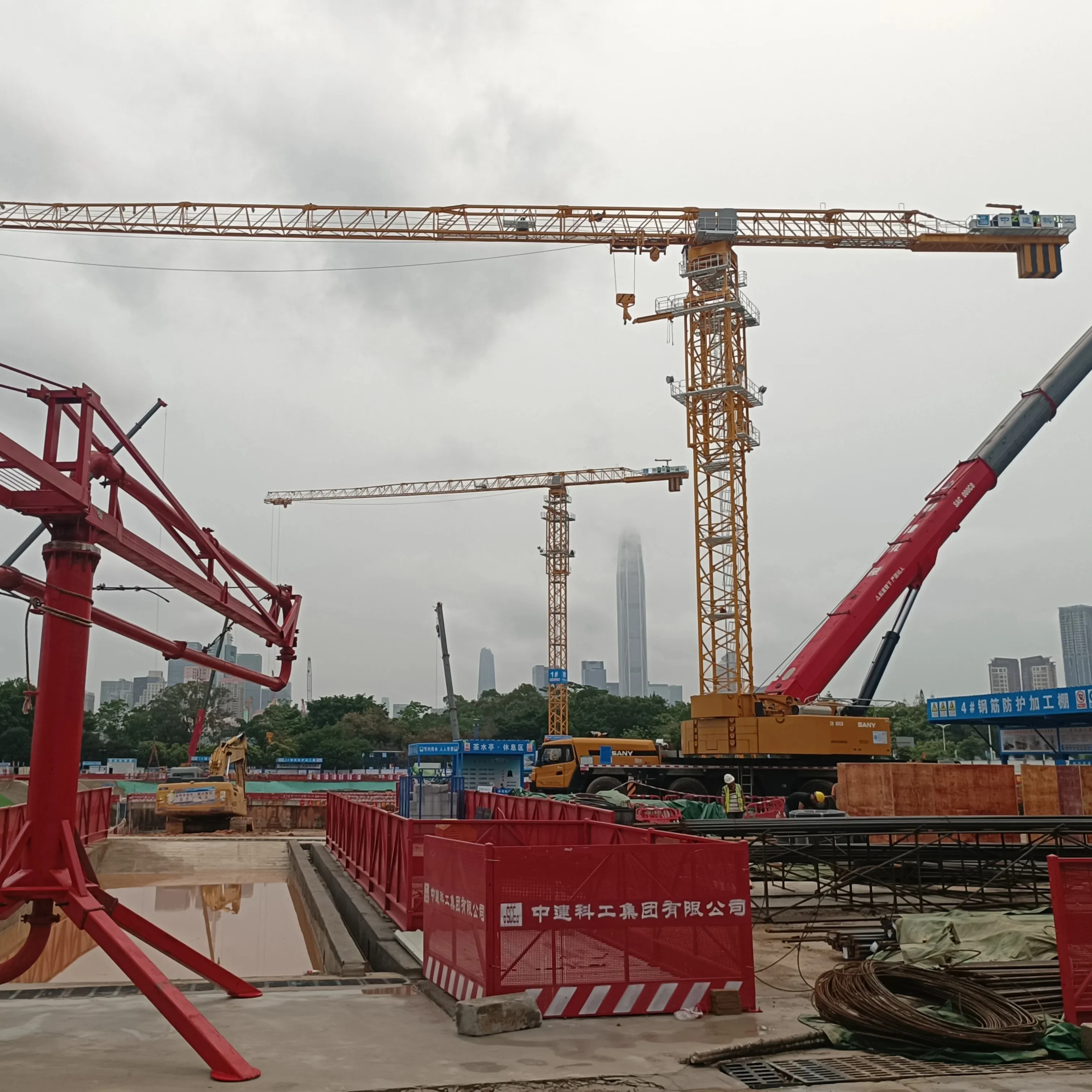 Professional Supply Tower Crane Construction Equipment Tower Crane Provided With Technical Supporting