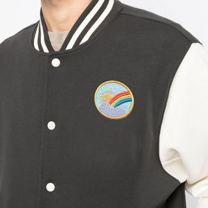 Blouson universitaire vintage personnalisé pour homme 100 % coton imperméable et respirant avec broderie de lettres floquées et logo avant en toile – Unique - Product Image 4