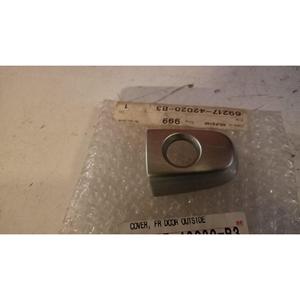 Couvre-poignée de traction avant gauche TOYOTA Highlander Series (19>) 69217-42020-B3 Essence - - Product Image 3