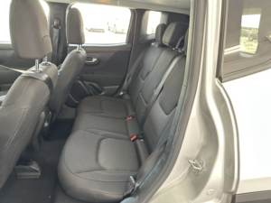 Jeep Renegade 2021 d'occasion propre - Product Image 4