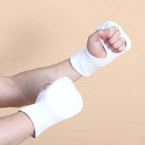 Guantes de Entrenamiento de Karate, Ligeros, de Algodón, Diseño Resistente para Práctica de Golpes y Entrenamiento de Habilidades - Product Image 6