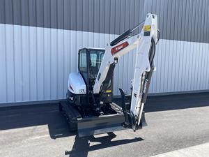 Mini-excavatrice compacte sur chenilles Bobcat E40, excavatrice hydraulique avec cabine fermée, pour la construction et l'aménagement paysager - Product Image 6