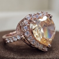 925 Sterling Silber Aus gezeichnete Qualität Hand gefertigte Designer Ring Herzform Zirkonia Edelstein Neueste Trendy Eternity Vermeil