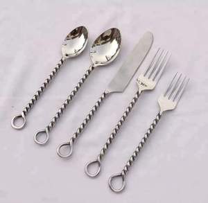 Ensemble de couverts de luxe haut de gamme avec manche en résine et lames en acier inoxydable pour une prise en main élégante et confortable, compatible lave-vaisselle, pour les fêtes et l'usage domestique - Product Image 4