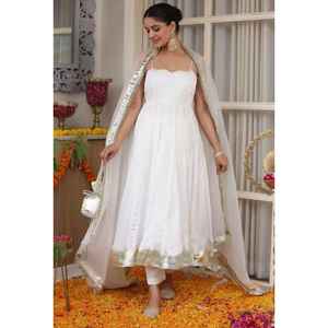 Hermoso vestido Georgette con diseño sin mangas y elegante patrón de cuello adornado con gota Patti trabajo en el escote - Product Image 1